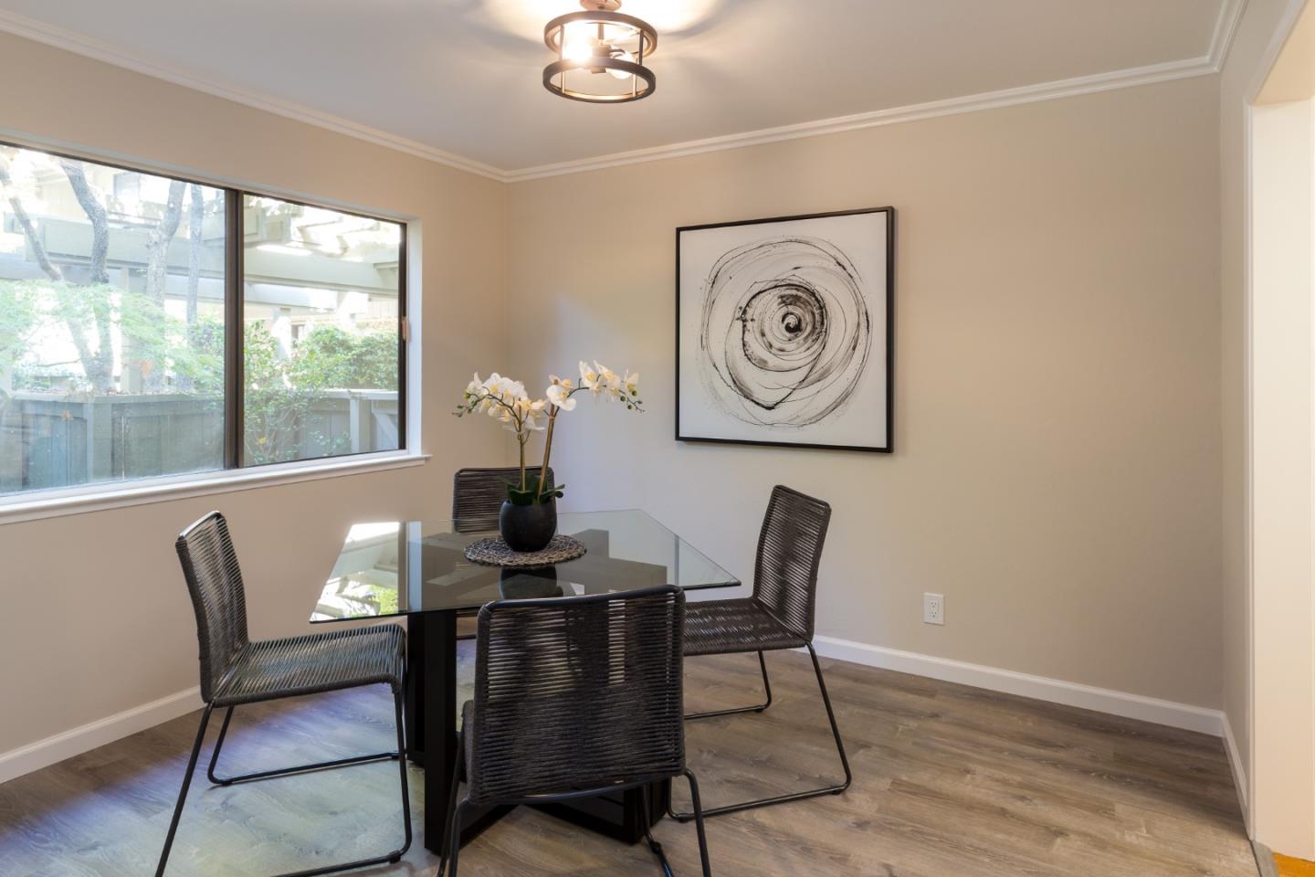 Detail Gallery Image 7 of 27 For 14333 Saratoga Ave #5,  Saratoga,  CA 95070 - 2 Beds | 2 Baths
