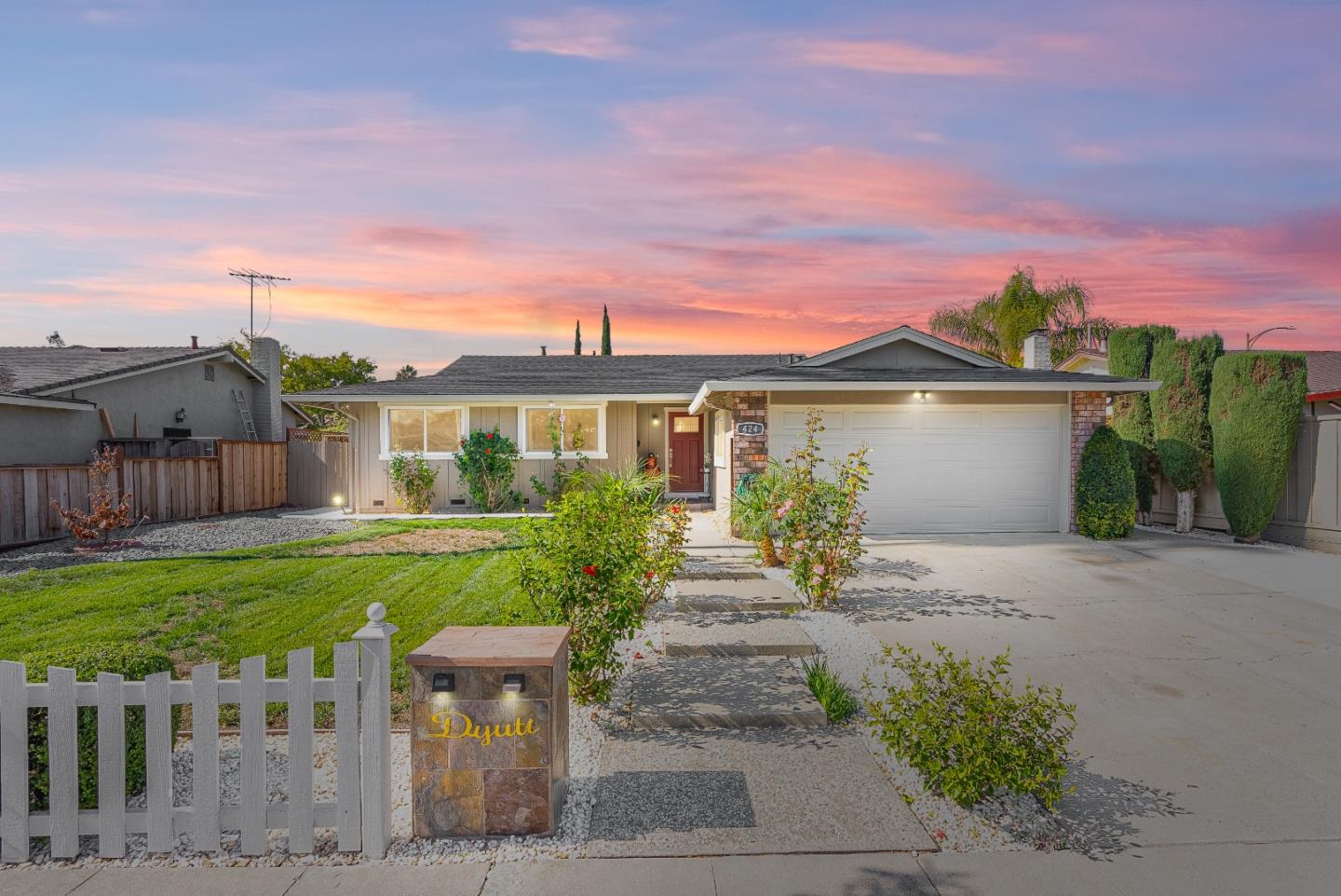 Detail Gallery Image 1 of 1 For 424 Ariel Dr, San Jose,  CA 95123 - 3 Beds | 2 Baths