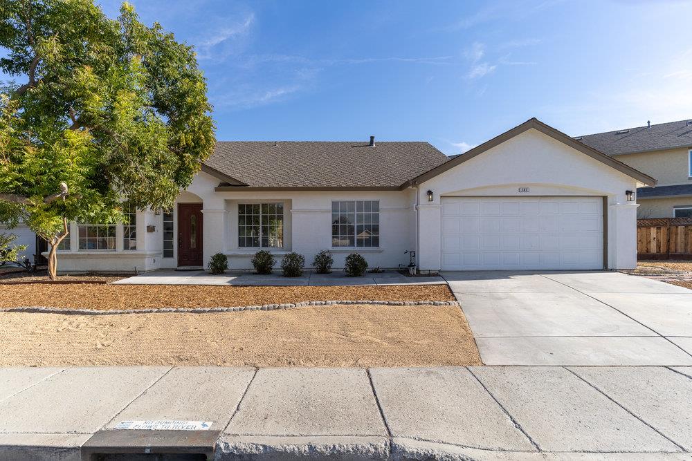 Detail Gallery Image 1 of 1 For 141 Amber Ct, Hollister,  CA 95023 - 3 Beds | 2 Baths