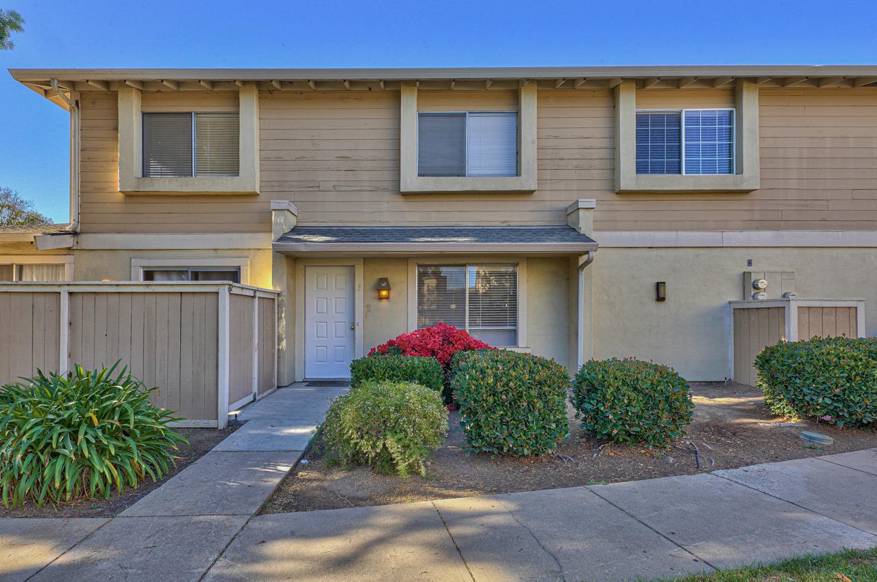 Detail Gallery Image 1 of 1 For 1887 Cherokee Dr #3,  Salinas,  CA 93906 - 3 Beds | 1/1 Baths
