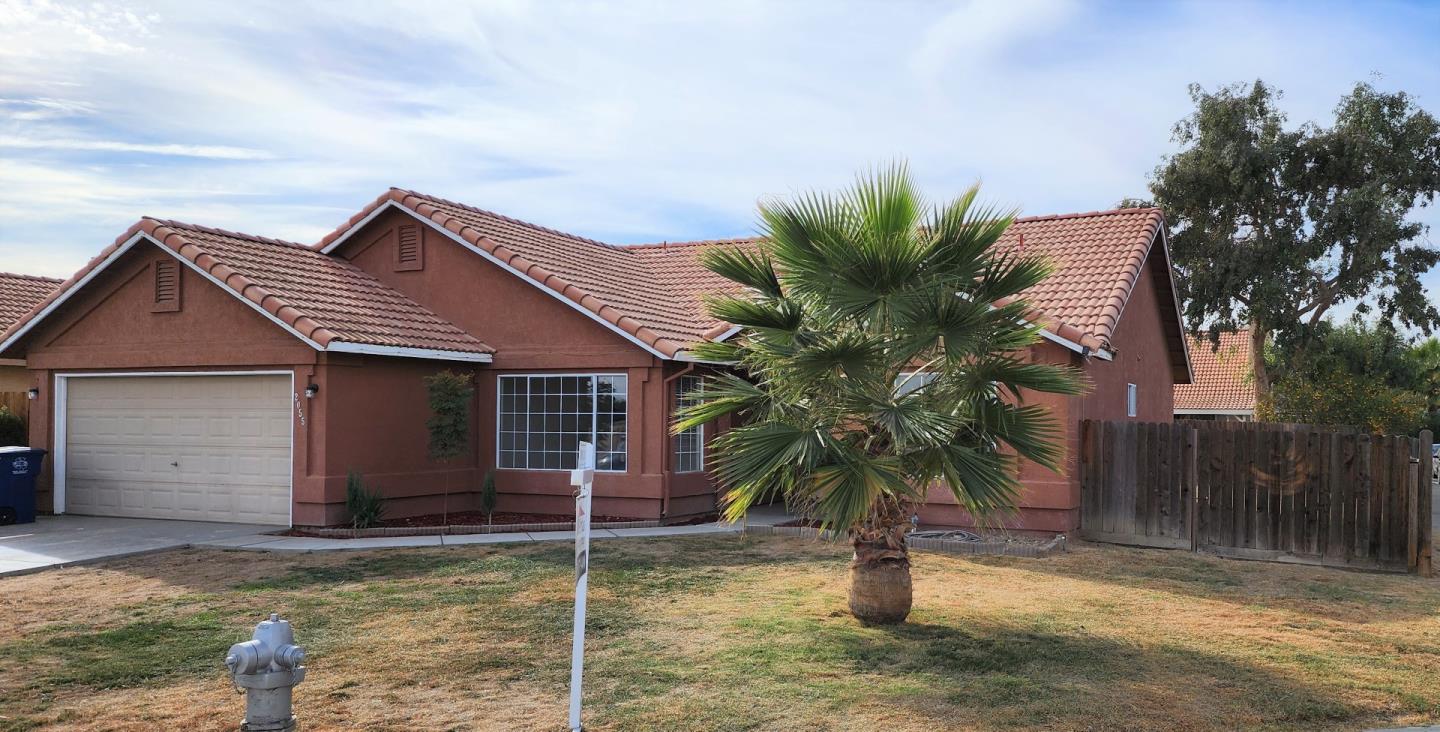 Photo of 2055 Place Rd in Los Banos, CA