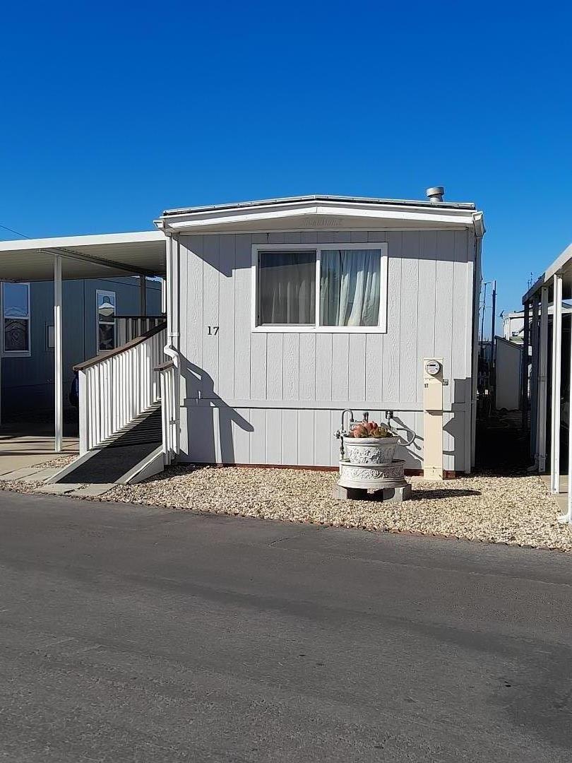Detail Gallery Image 1 of 5 For 12350 Christensen #17,  Salinas,  CA 93907 - 2 Beds | 2 Baths