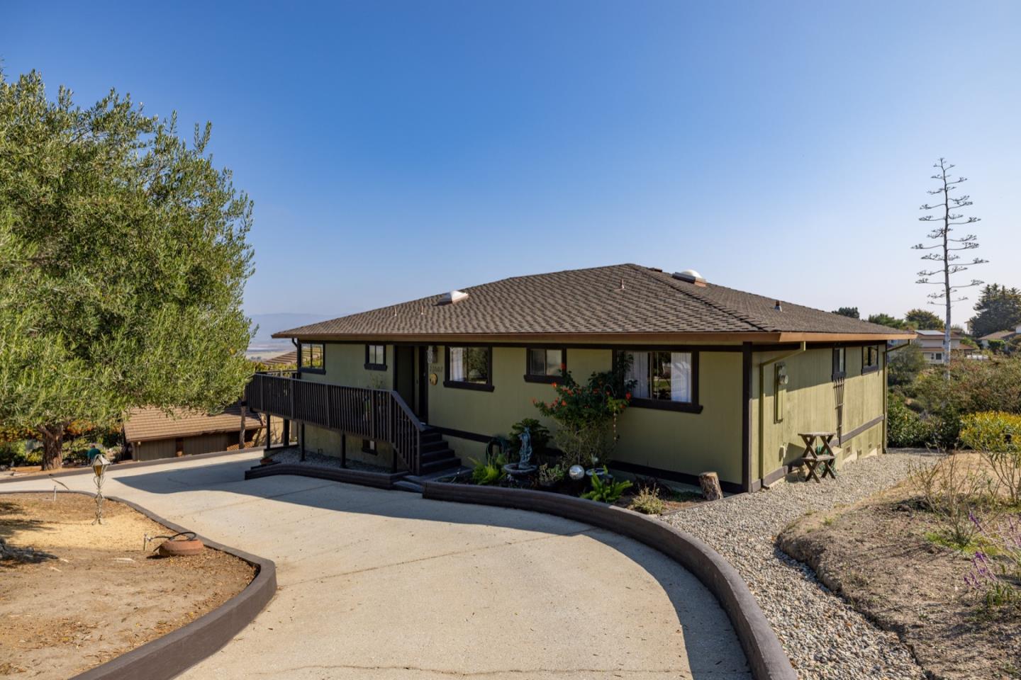 Detail Gallery Image 40 of 50 For 22607 Black Mountain Rd, Salinas,  CA 93908 - 3 Beds | 3/1 Baths