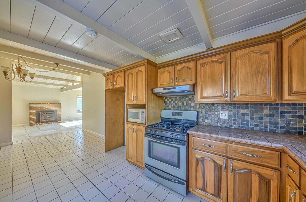 Detail Gallery Image 12 of 13 For 1423 Ramona Ave, Salinas,  CA 93906 - 3 Beds | 2 Baths