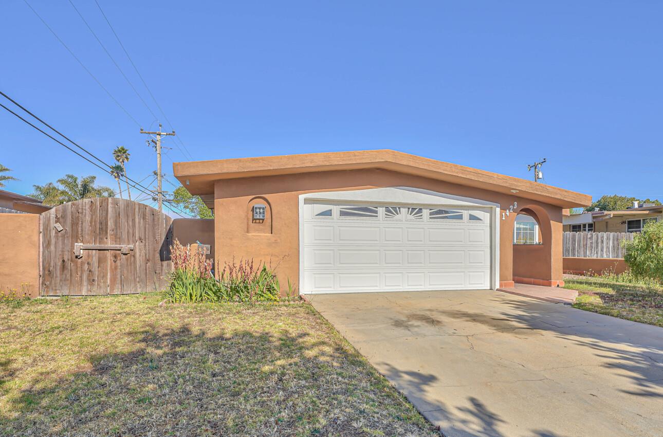 Detail Gallery Image 2 of 13 For 1423 Ramona Ave, Salinas,  CA 93906 - 3 Beds | 2 Baths