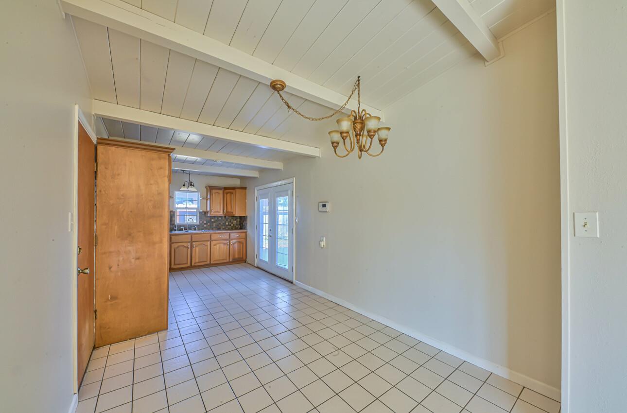 Detail Gallery Image 8 of 13 For 1423 Ramona Ave, Salinas,  CA 93906 - 3 Beds | 2 Baths
