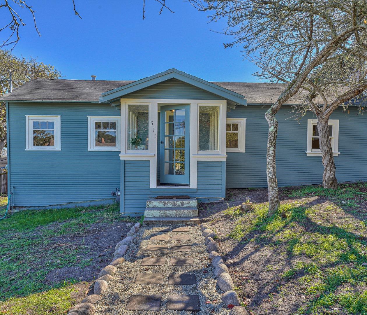 311 Eardley Ave, Pacific Grove, CA 93950 2 Beds 1 Baths (Sold