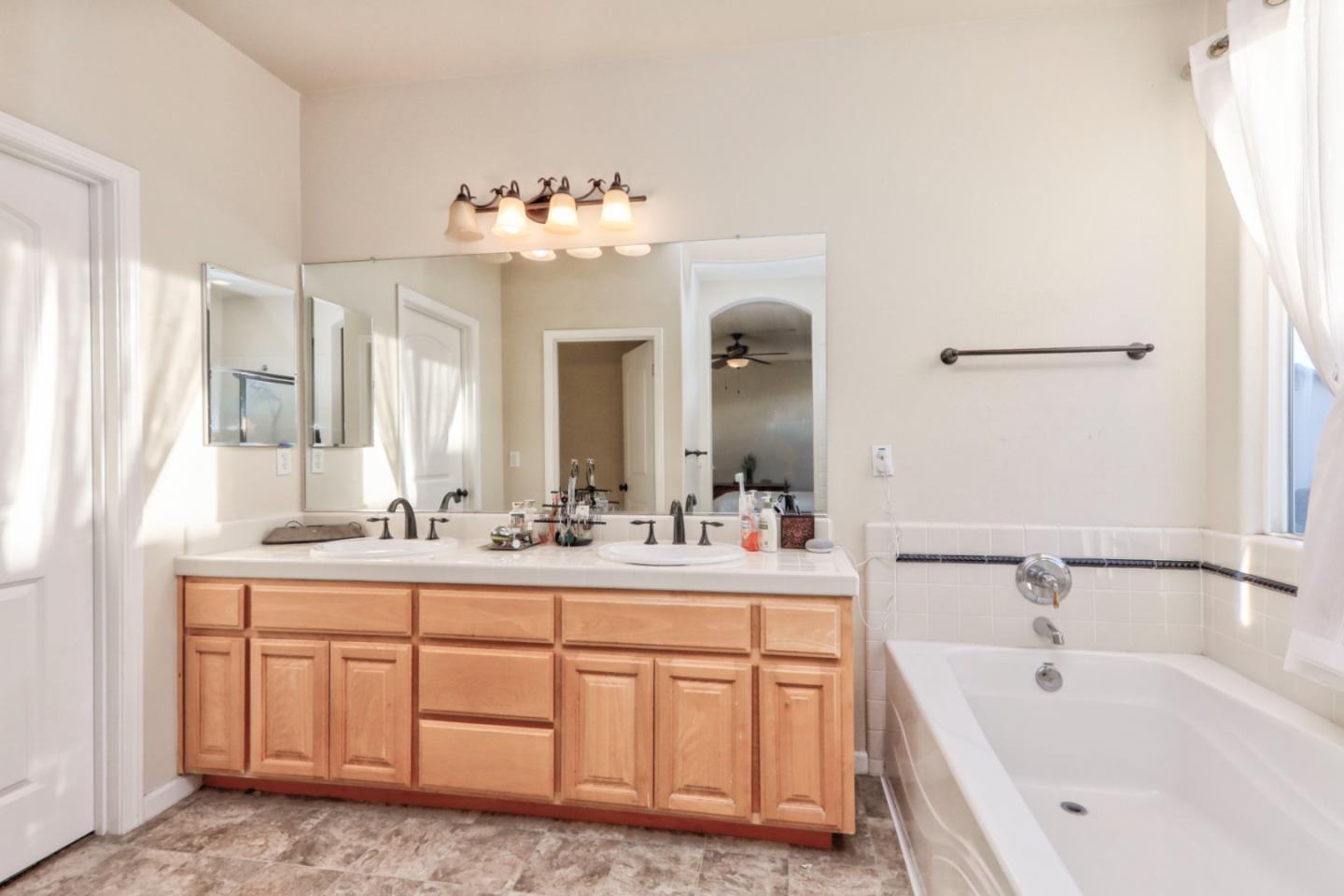 Detail Gallery Image 40 of 56 For 1546 Spoleto St, Salinas,  CA 93905 - 4 Beds | 3/1 Baths