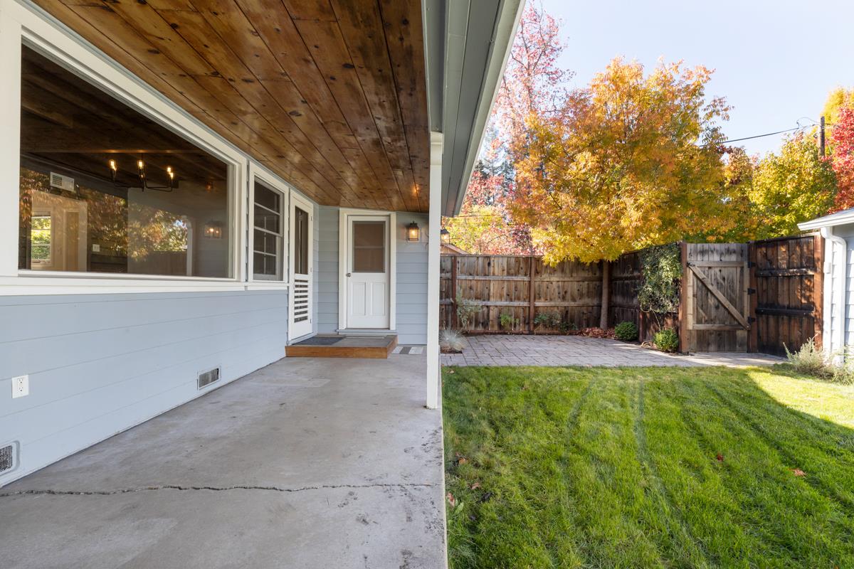 Detail Gallery Image 32 of 46 For 1740 W Selby Ln, Redwood City,  CA 94061 - 4 Beds | 2 Baths