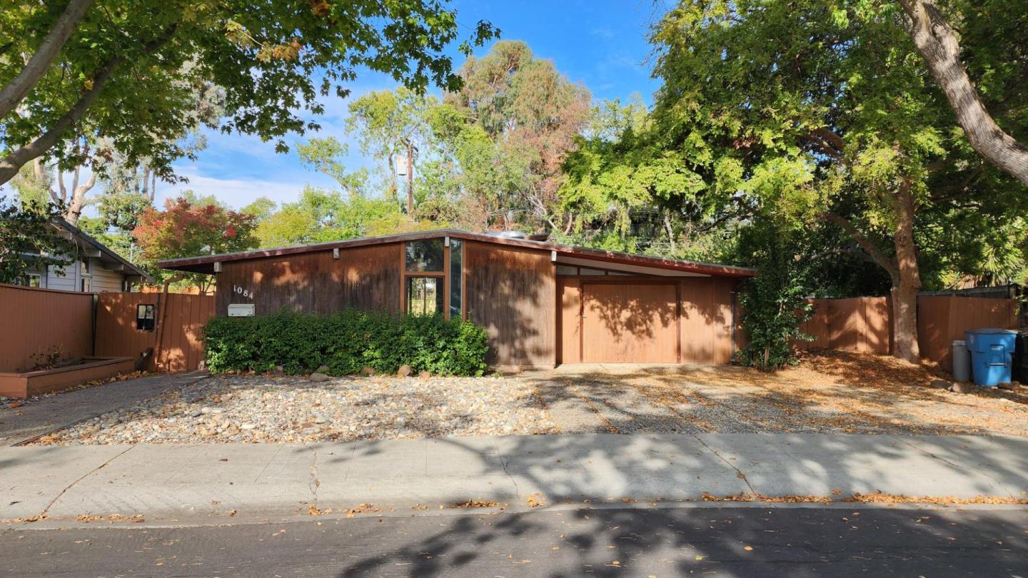 Classic Eichler in desirable Greer Park !  Mostly original condition in one of Palo Alto's most sought after neighborhoods. Needs lots of love and care but has great potential and is priced accordingly.  This is a county administered probate subject to court approval. All offers to be submitted no later than December 14th at 5 pm.