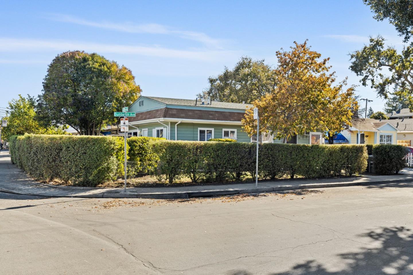 Photo of 2800 Devonshire Ave in Redwood City, CA