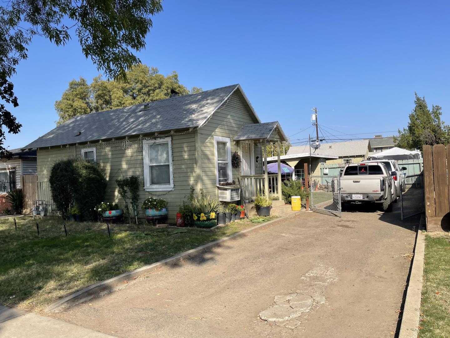1211 W 11th St, Merced, CA 95341