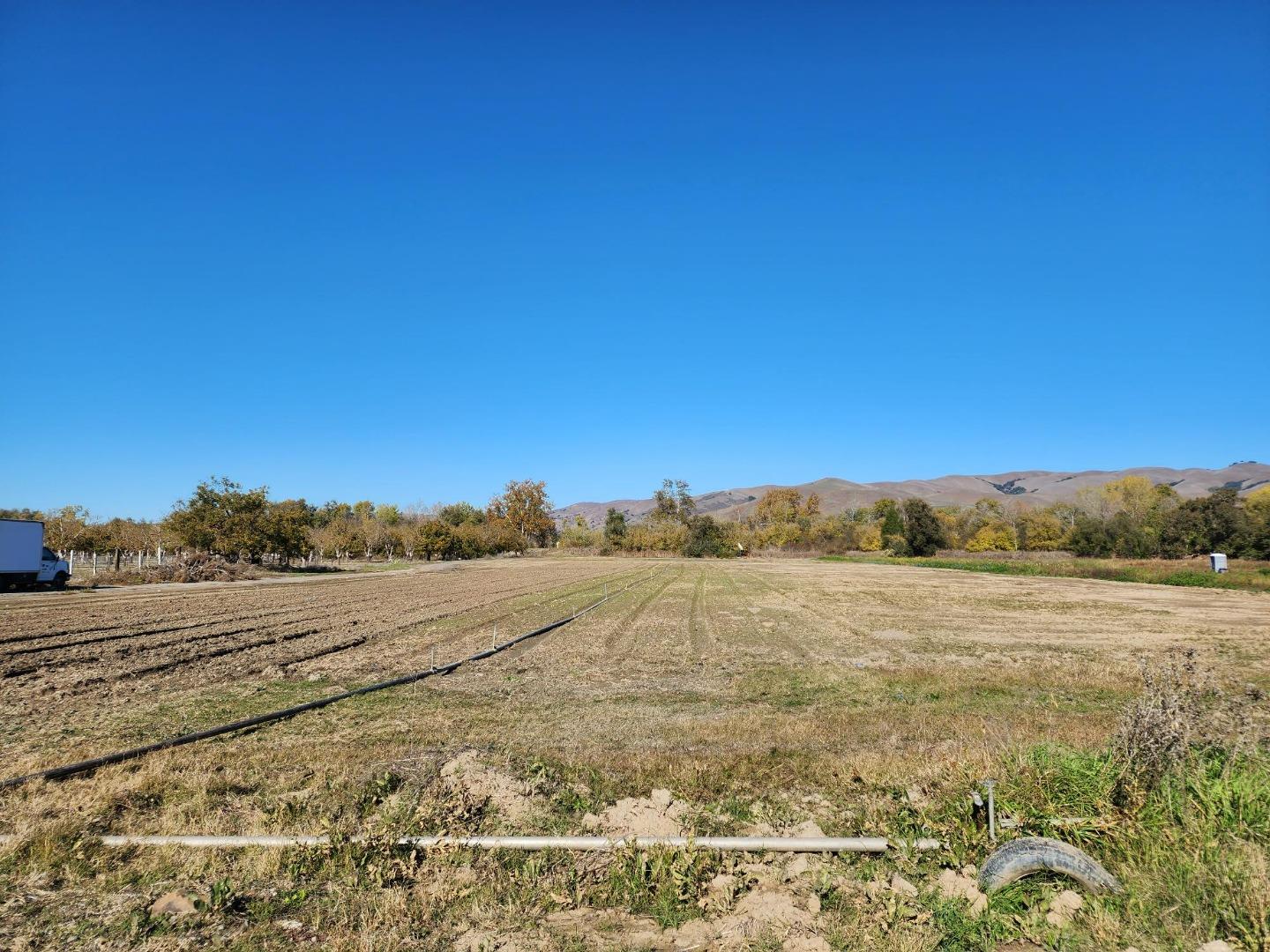 Photo of 0 Lovers Ln in Hollister, CA