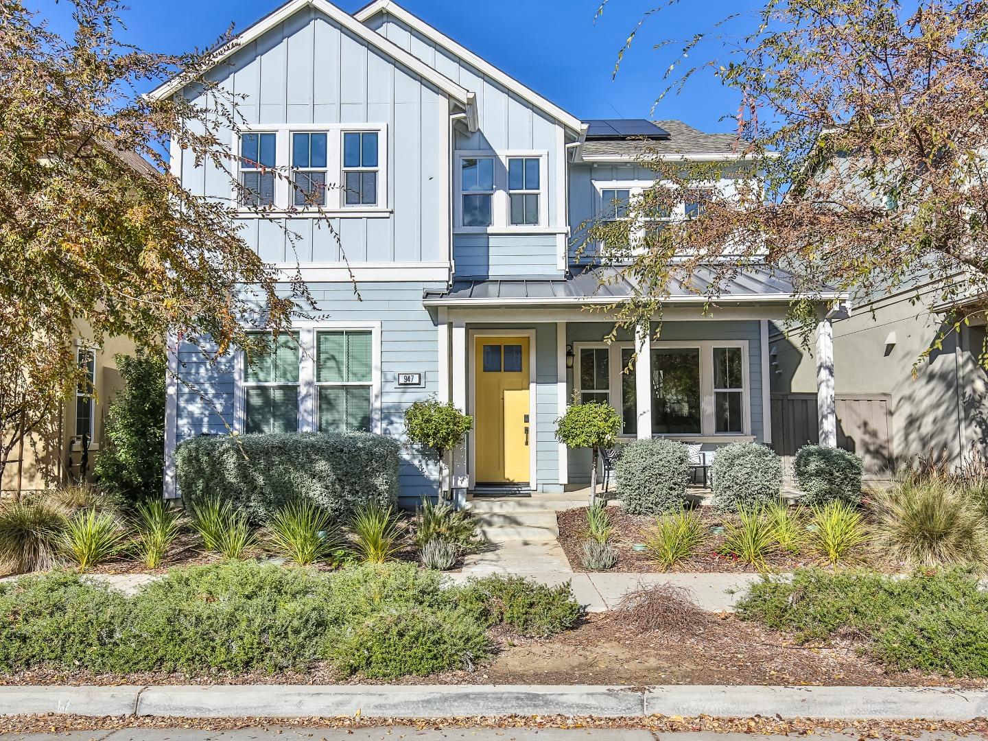 Photo of 947 Woodbury Ln in Davis, CA