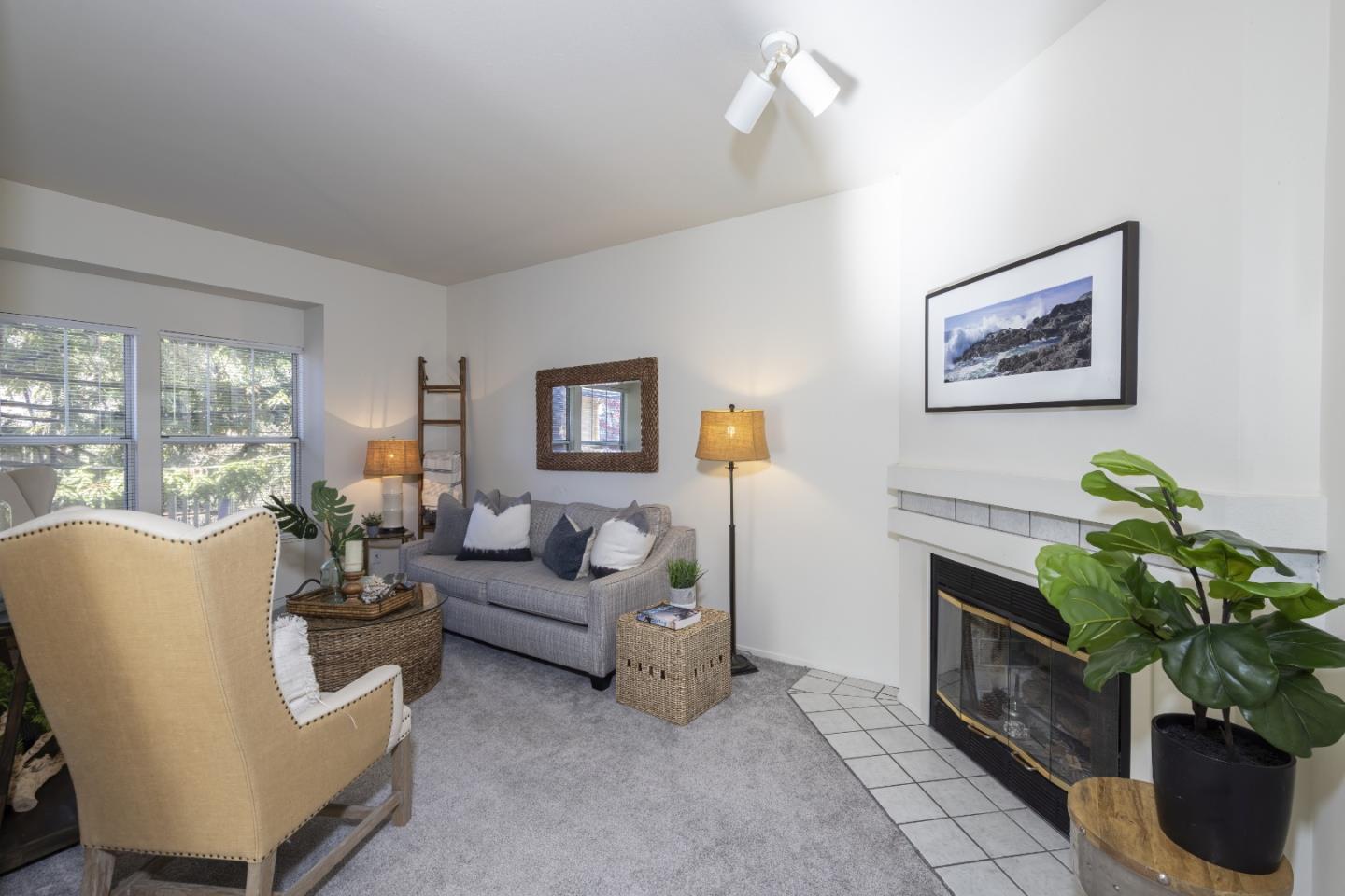 739 Chestnut St, Santa Cruz, CA 95060 2 Beds 2/1 Baths (Active) ML81913814 MLSL