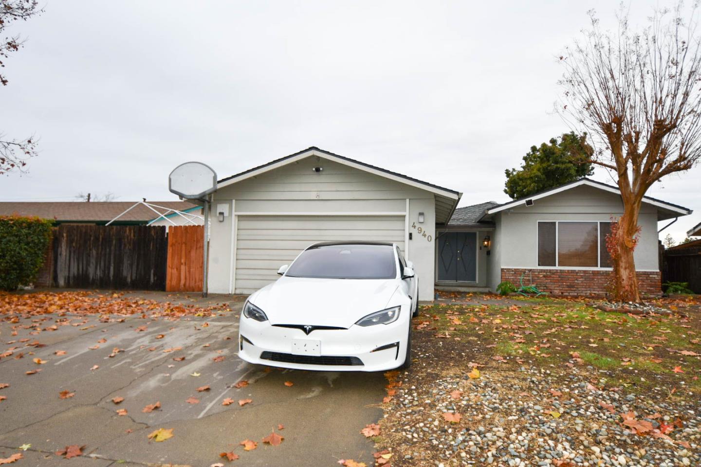 Photo of 4940 Dingman Cir in Sacramento, CA