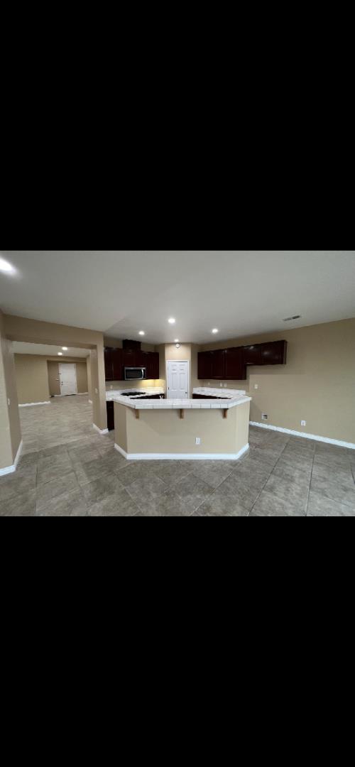 Photo of 725 Orestimba Peak Dr in Newman, CA